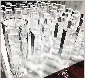 hielo de bloque claro