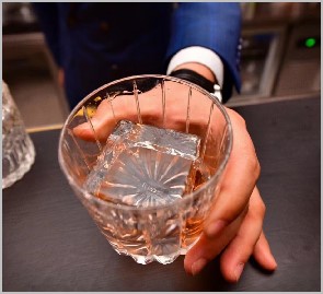 hielo de cubo grande