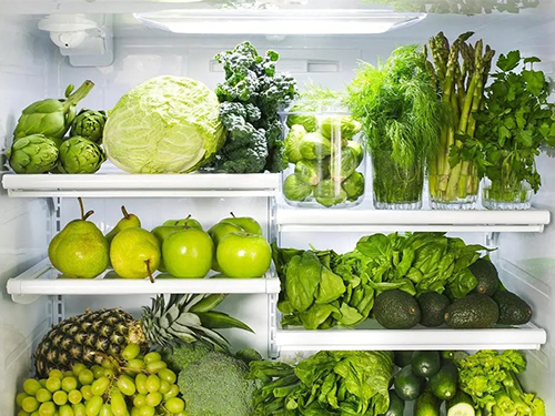 Aplicación de hielo en escamas para la conservación de alimentos.