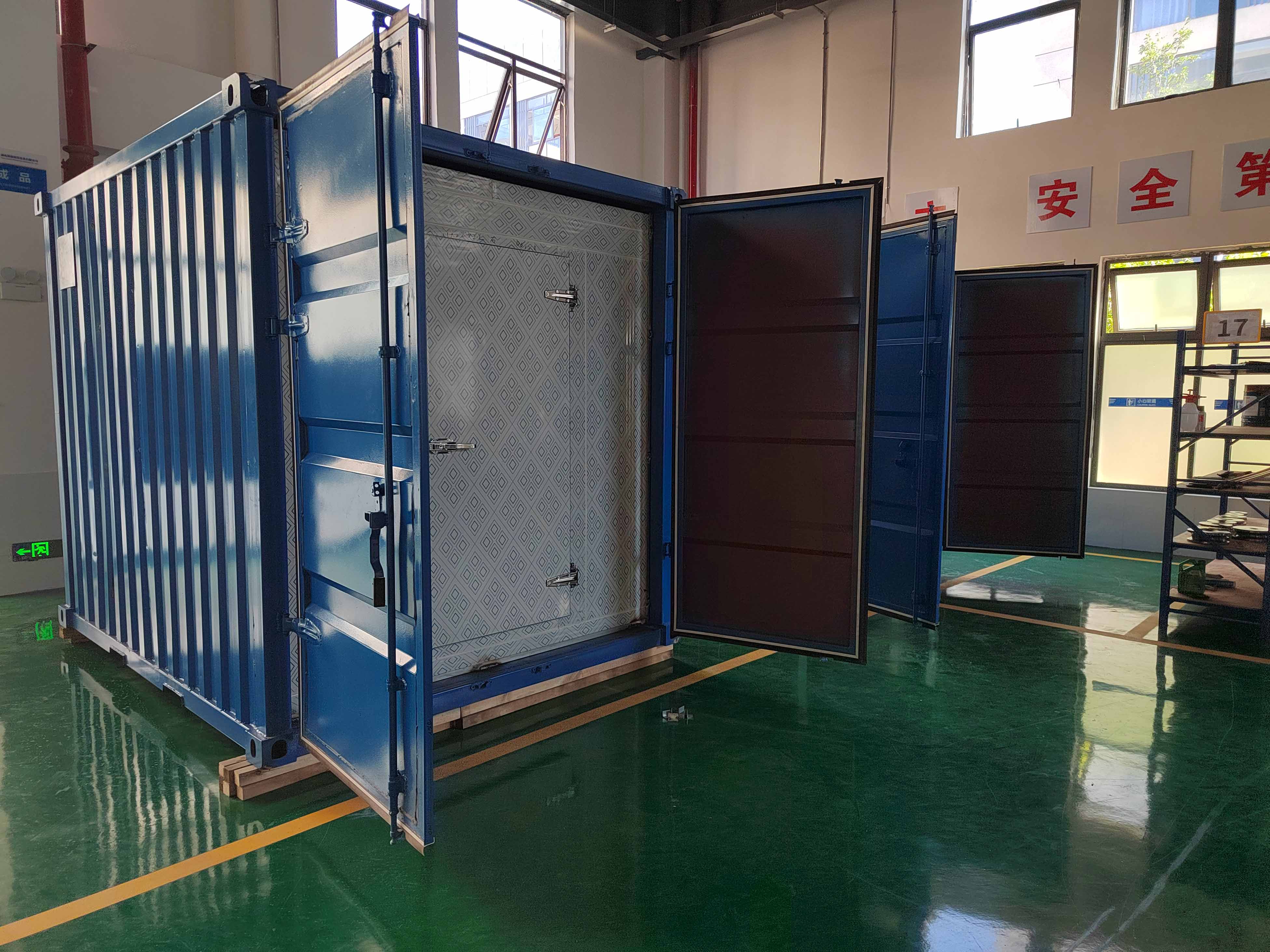 El contenedor de Icemedal, la sala fría está en producción