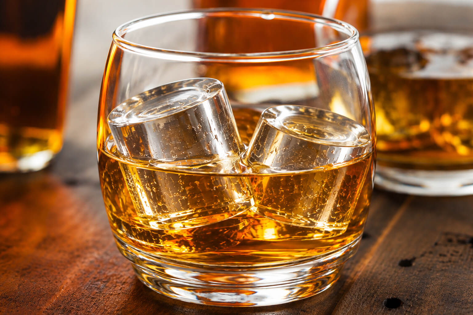 Hielo en tubo s&oacute;lido para enfriar bebidas.jpg